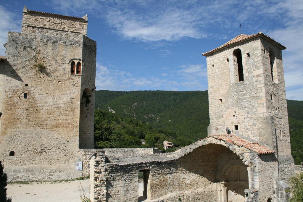 Logis Hotel Les Hospitaliers Le Poët-Laval Стая снимка