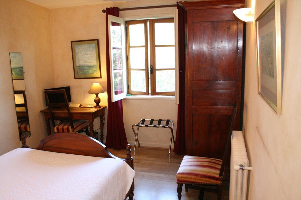 Logis Hotel Les Hospitaliers Le Poët-Laval Стая снимка