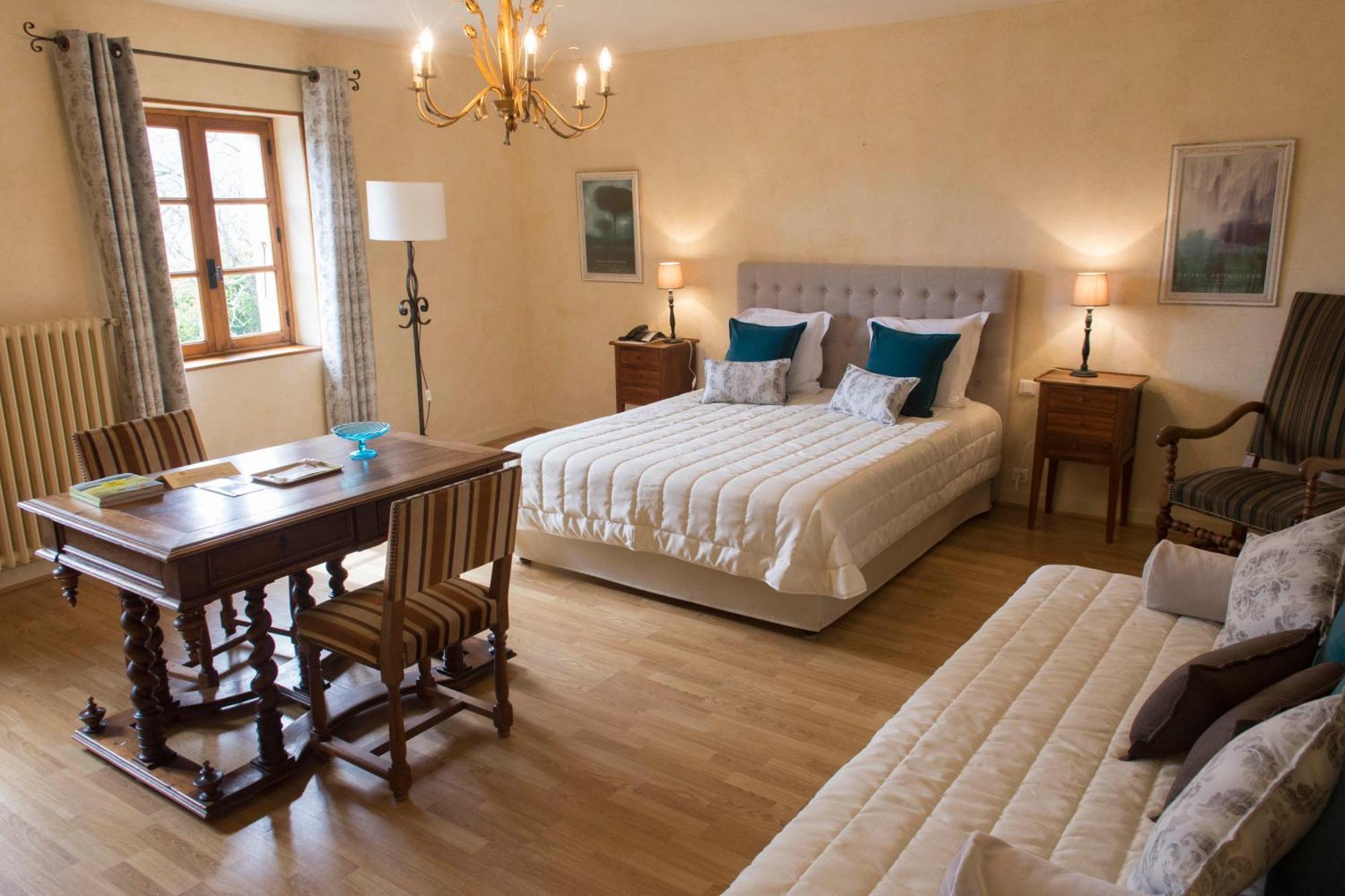 Logis Hotel Les Hospitaliers Le Poët-Laval Екстериор снимка