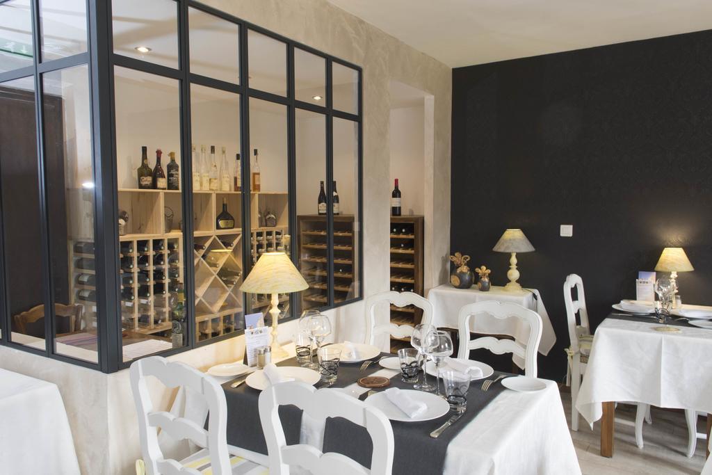 Logis Hotel Les Hospitaliers Le Poët-Laval Екстериор снимка