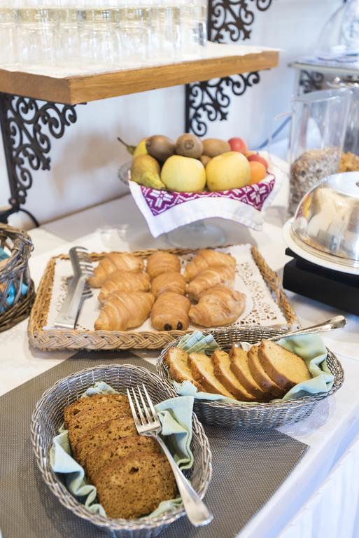 Logis Hotel Les Hospitaliers Le Poët-Laval Екстериор снимка