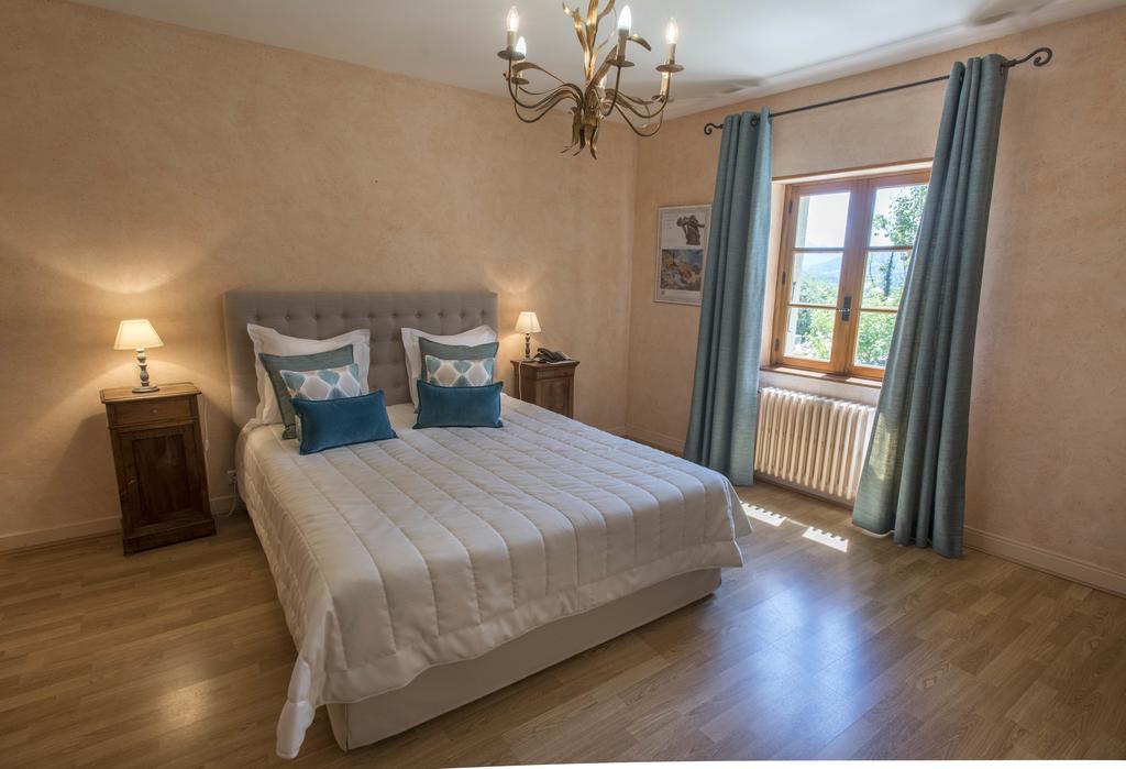 Logis Hotel Les Hospitaliers Le Poët-Laval Екстериор снимка