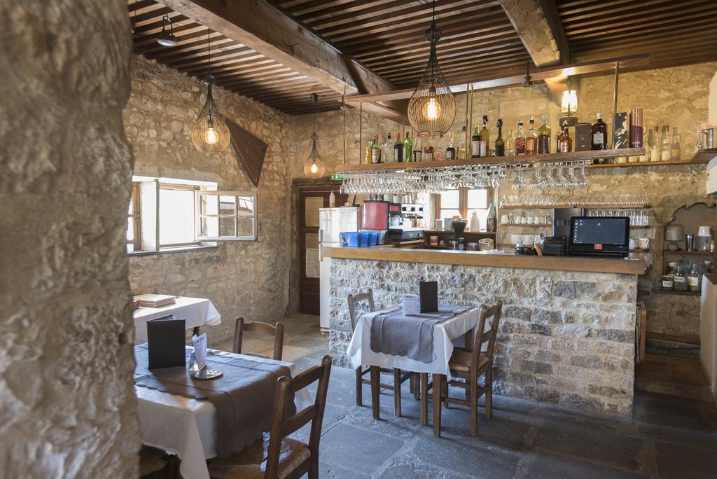 Logis Hotel Les Hospitaliers Le Poët-Laval Екстериор снимка