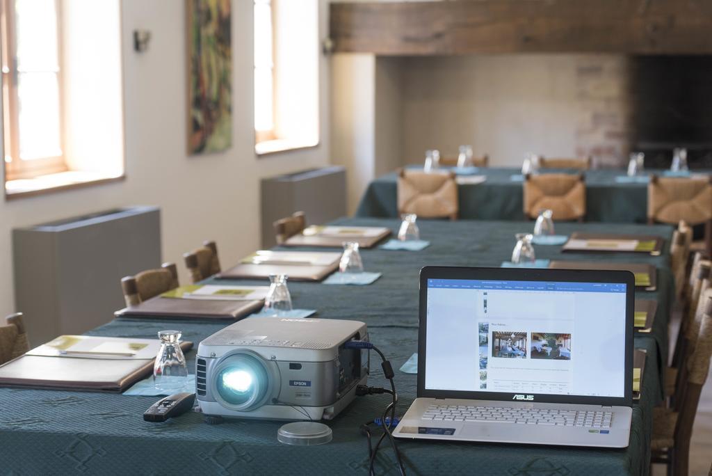 Logis Hotel Les Hospitaliers Le Poët-Laval Екстериор снимка