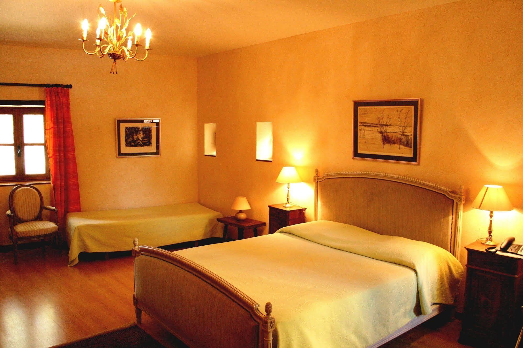 Logis Hotel Les Hospitaliers Le Poët-Laval Екстериор снимка