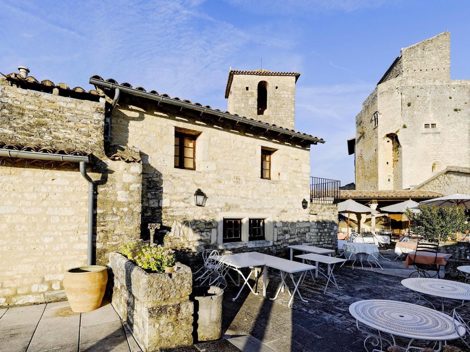 Logis Hotel Les Hospitaliers Le Poët-Laval Екстериор снимка